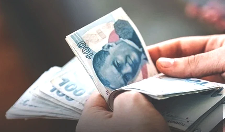 MECLİS’E SUNULDU ANCAK HENÜZ ADIM ATILMADI Kademeli emeklilik beklentisi, CHP Karabük Milletvekili Cevdet Akay tarafından hazırlanan yasa teklifinin Meclis’e sunulmasıyla daha da güçlendi. Ancak, bu teklif henüz yasalaşmadı ve resmi bir düzenleme henüz hayata geçirilmedi.